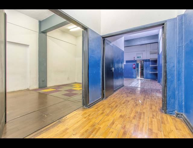 768M² BUILDING TO LET IN FONTAINEBLEAU